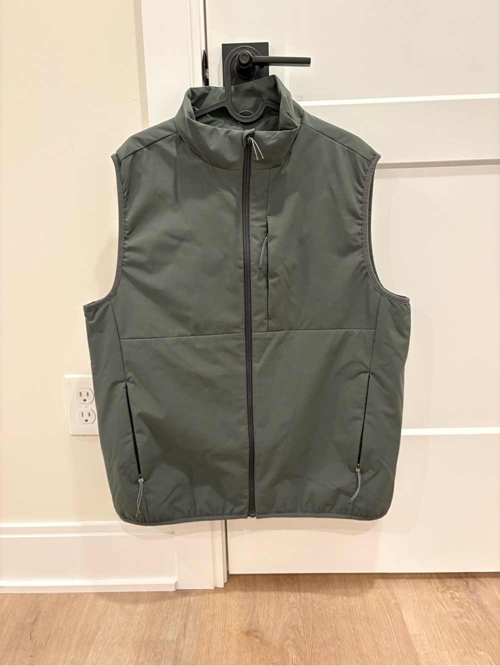J. Crew Men's Lightweight Vest Size Medium